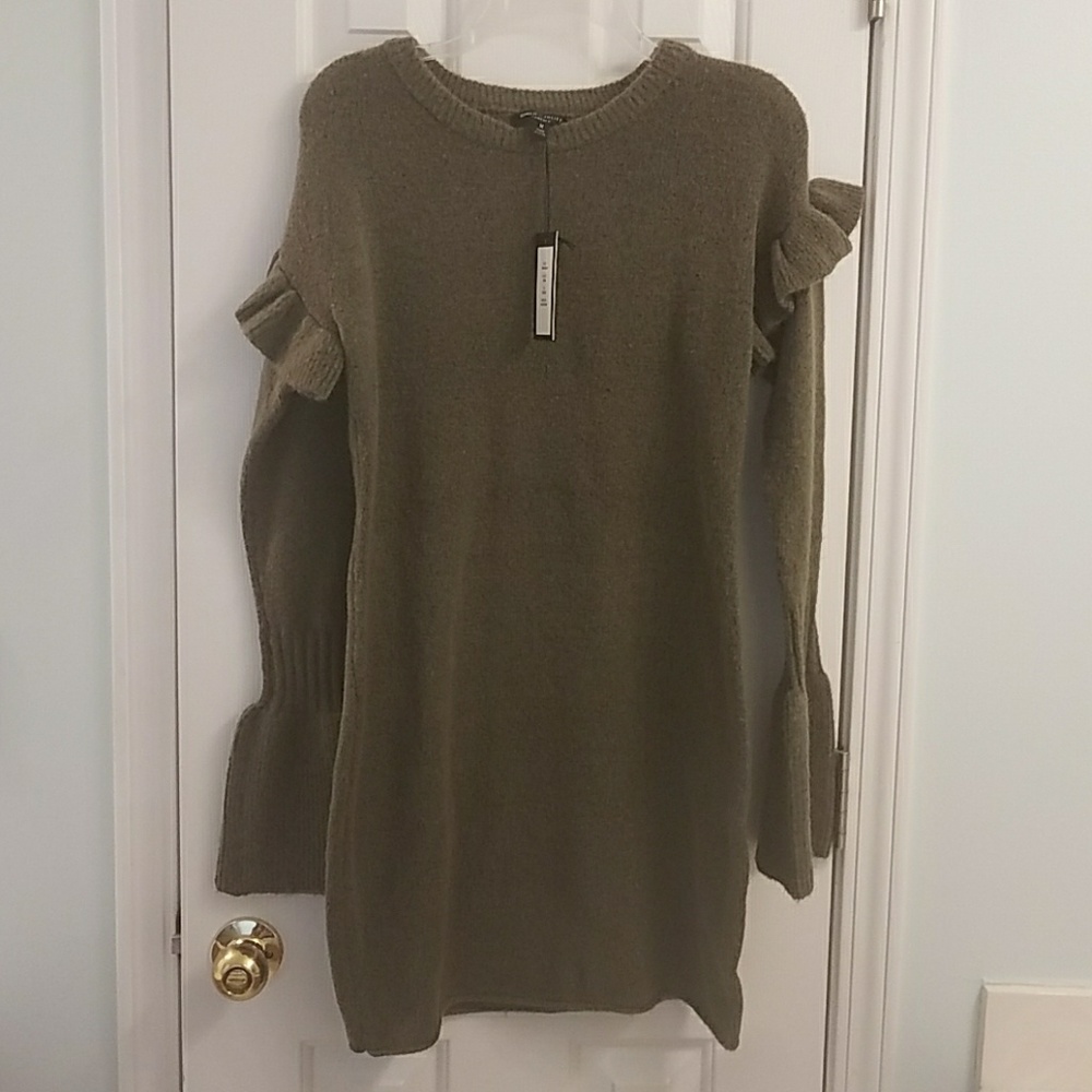Olive Tunic Length Sweater w/ Ruffle Sleeve